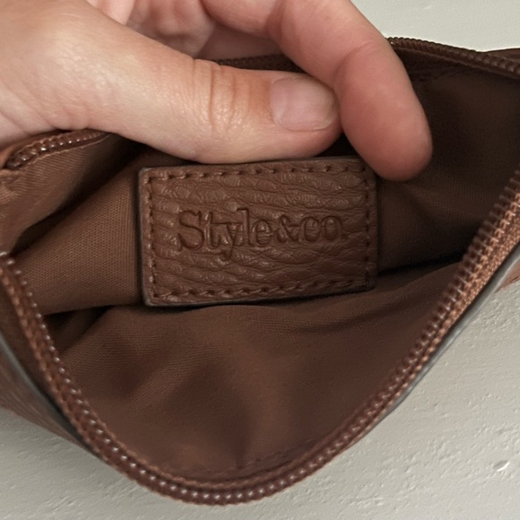 Brown leather wristlet - Picture 2 of 3